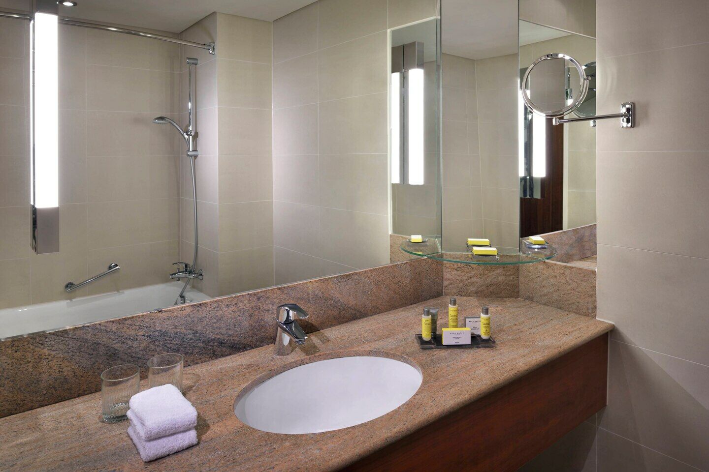 Familiensuite mit Sofa